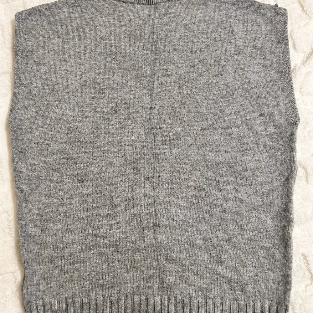 Gray Sleeveless Sweater with Beaded Design - Picture 2 of 7